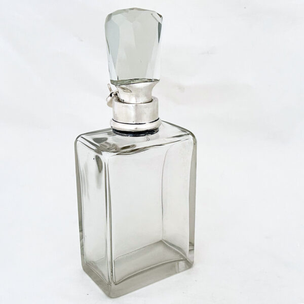 LOCKABLE WHISKY DECANTER - Image 2