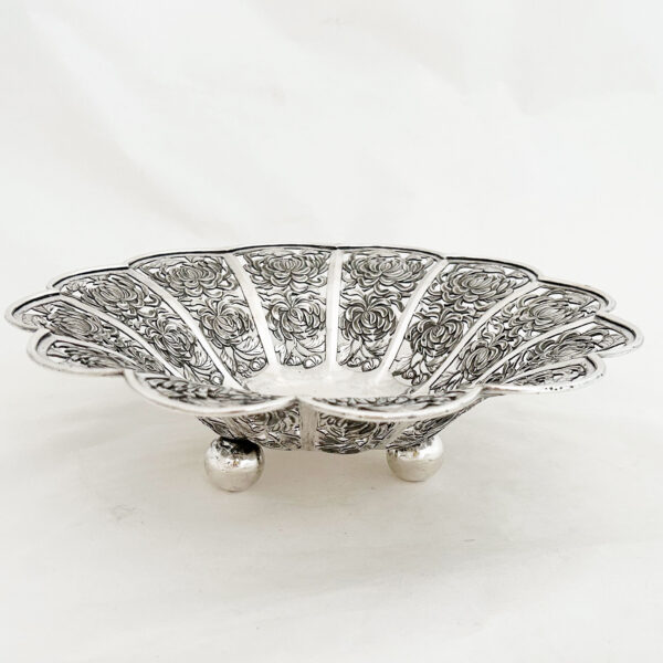 LARGE CHINESE EXPORT SILVER PETAL DISH - Image 4