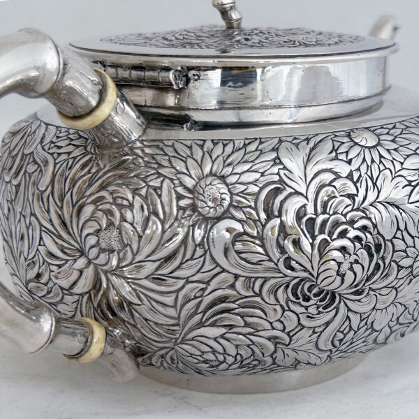 CHINESE EXPORT SILVER TEA POT - Image 2